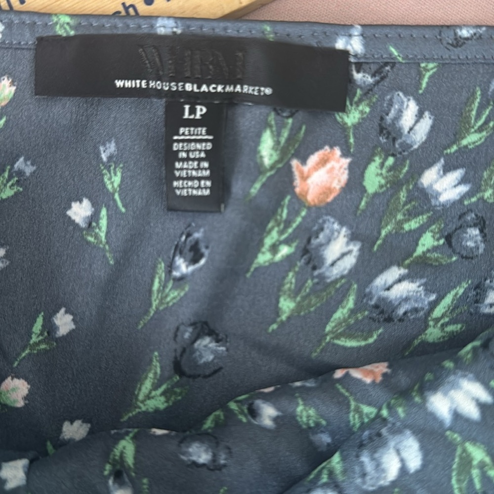 White House Black Market Floral Blouse and Camisole in Blue and Pink - Picture 7 of 8